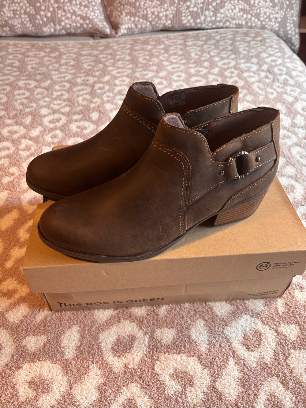 Clarks Men's Brown Leather Chukka Boot with Side Zip